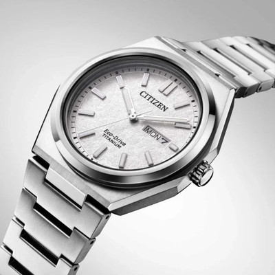 نمای جانبی ساعت سیتیزن تیتانیوم AW0130-85A