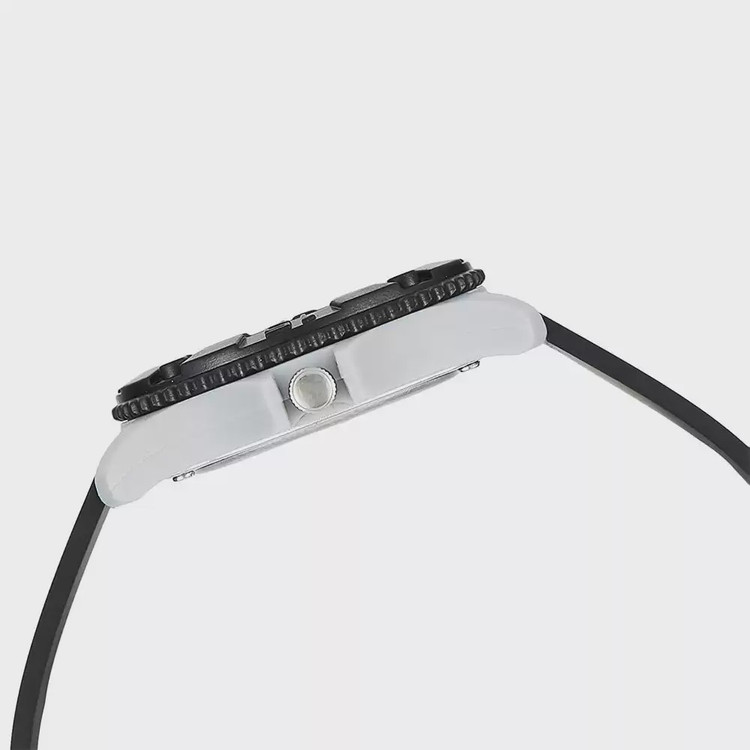 ساعت مچی عقربه ای بچگانه کیو اند کیو مدل vq96j013y